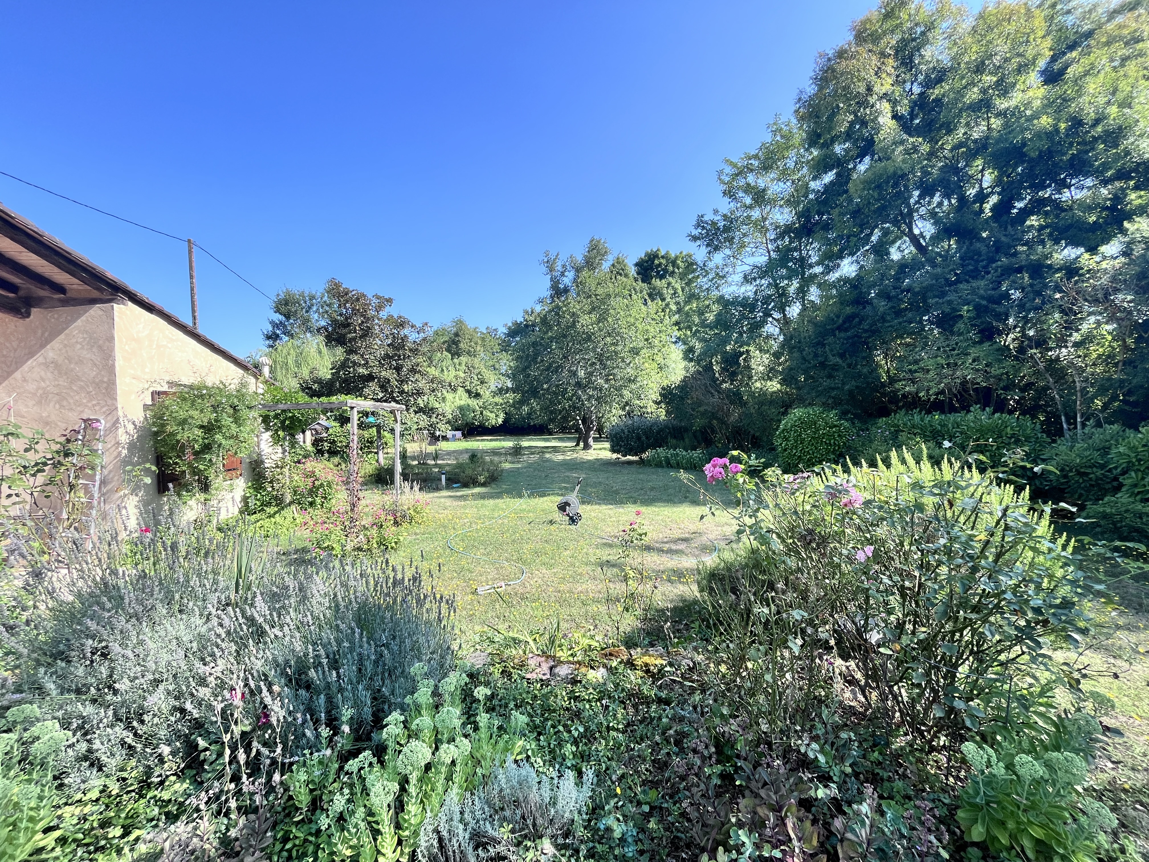 4 Bed, 1 Bath, HouseFor Sale, Lauzun, Lot-et-Garonne, Aquitaine, 47410