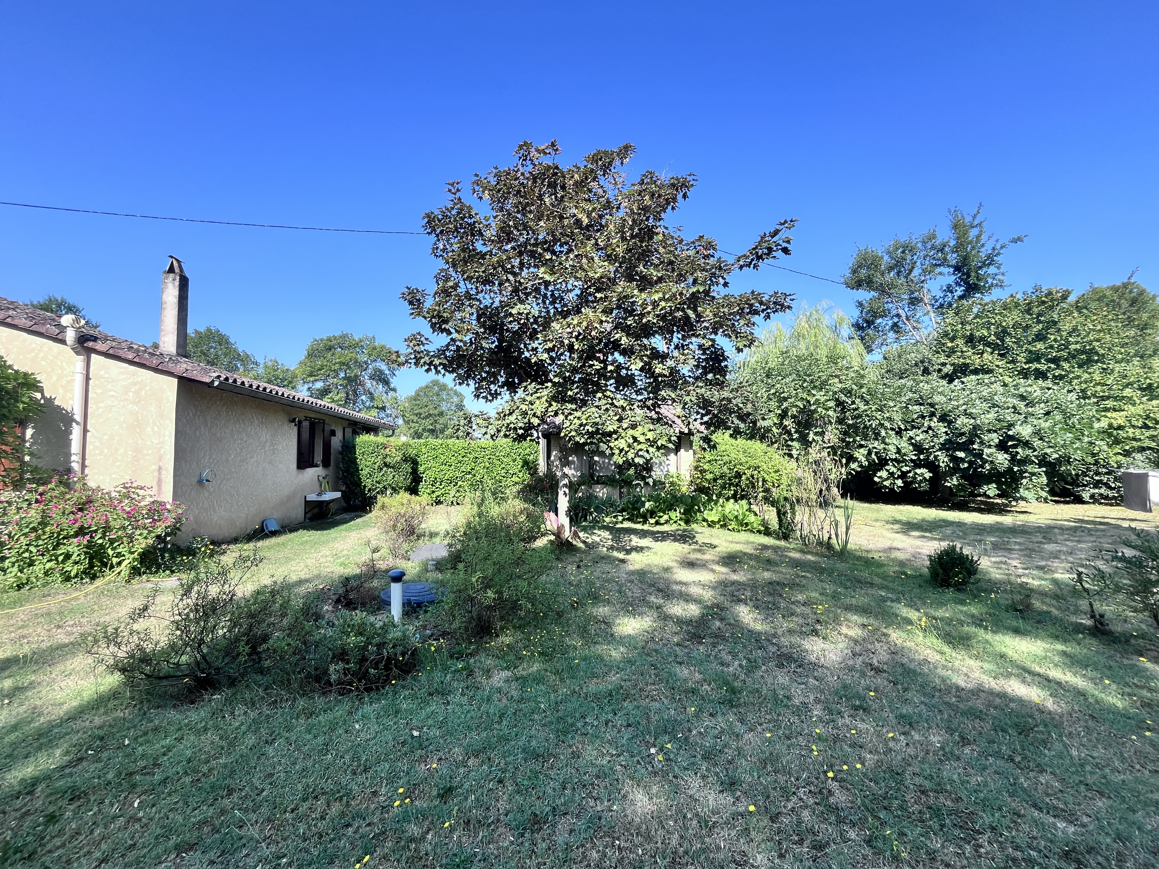 4 Bed, 1 Bath, HouseFor Sale, Lauzun, Lot-et-Garonne, Aquitaine, 47410