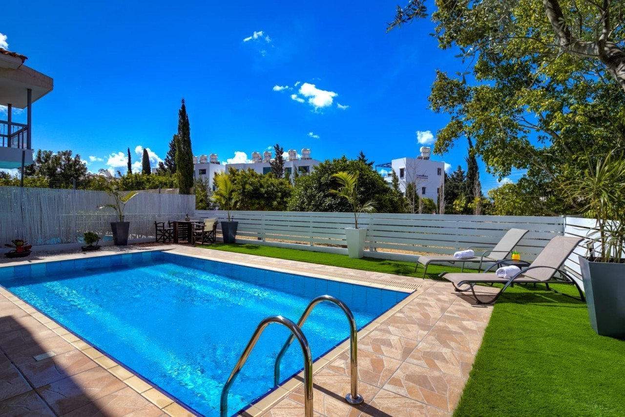 2 Bed, 2 Bath, HouseFor Sale, Universal, Paphos