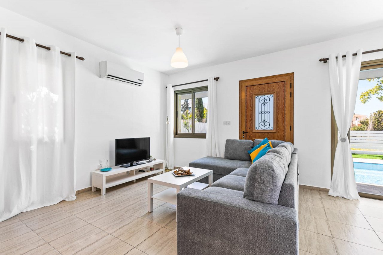 2 Bed, 2 Bath, HouseFor Sale, Universal, Paphos