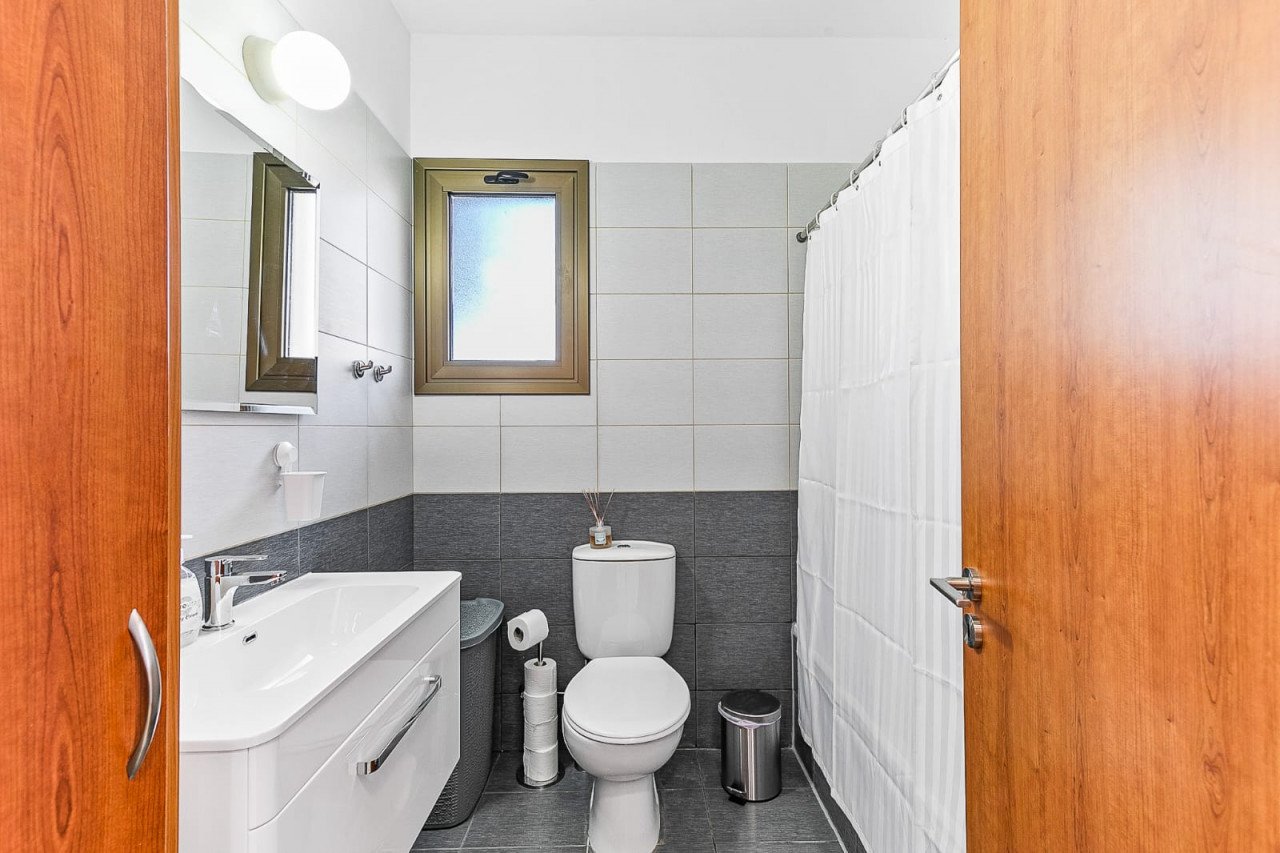 2 Bed, 2 Bath, HouseFor Sale, Universal, Paphos