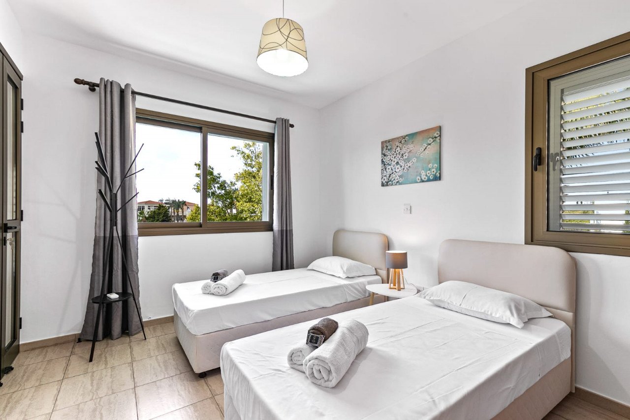 2 Bed, 2 Bath, HouseFor Sale, Universal, Paphos