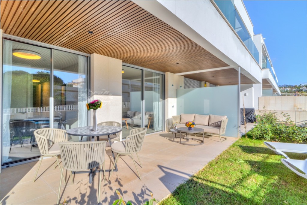 2 Bed, 2 Bath, ApartmentFor Sale, Elviria, Malaga