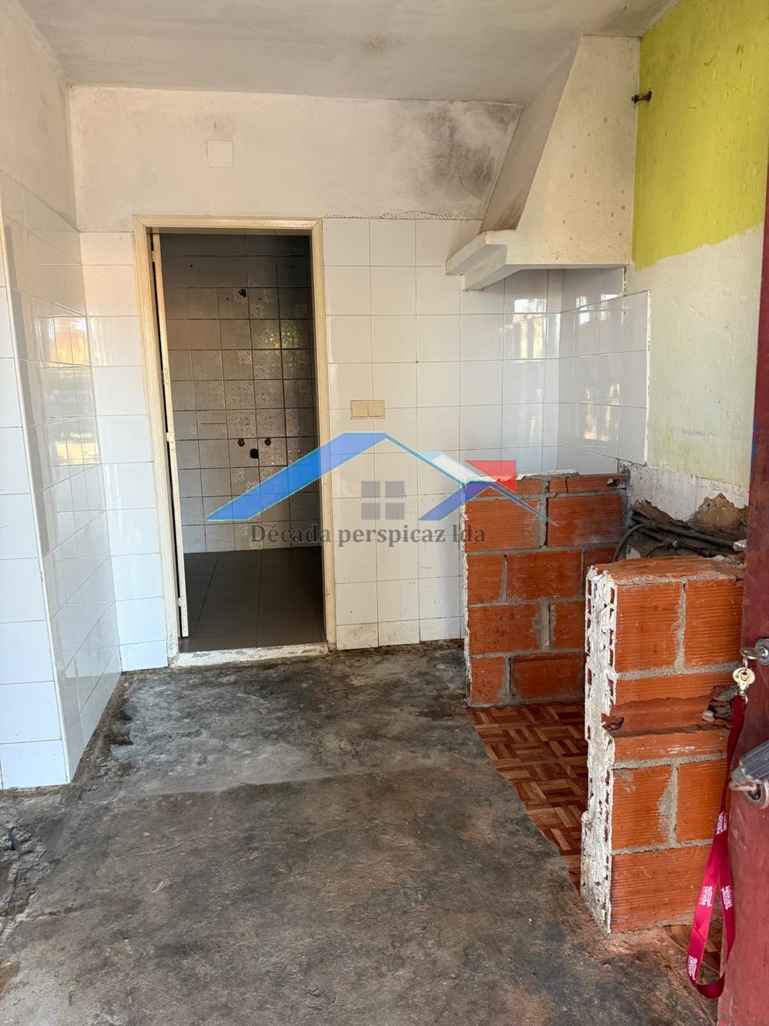 4 Bed, 2 Bath, HouseFor Sale, Coruche, Santarém, 2100