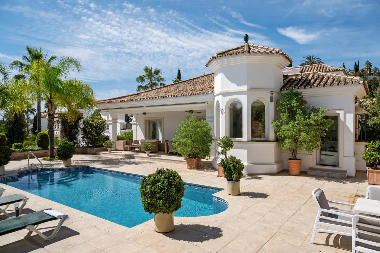 4 Bed, 3 Bath, HouseFor Sale, Benahavis, Malaga