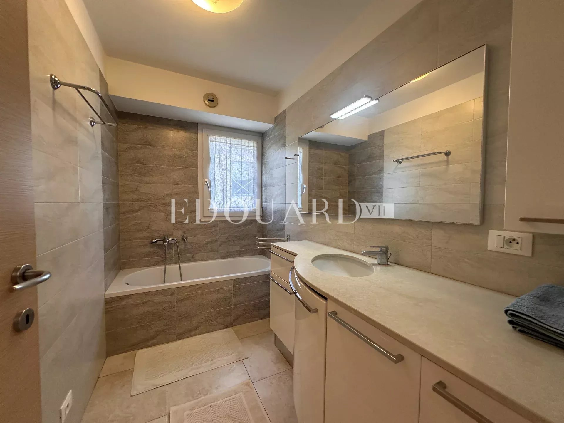 2 Bed, 2 Bath, ApartmentFor Sale, Menton, Alpes-Maritimes