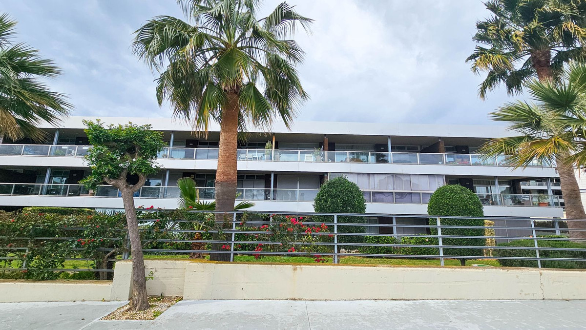 2 Bed, 2 Bath, ApartmentFor Sale, Punta Chullera, Malaga