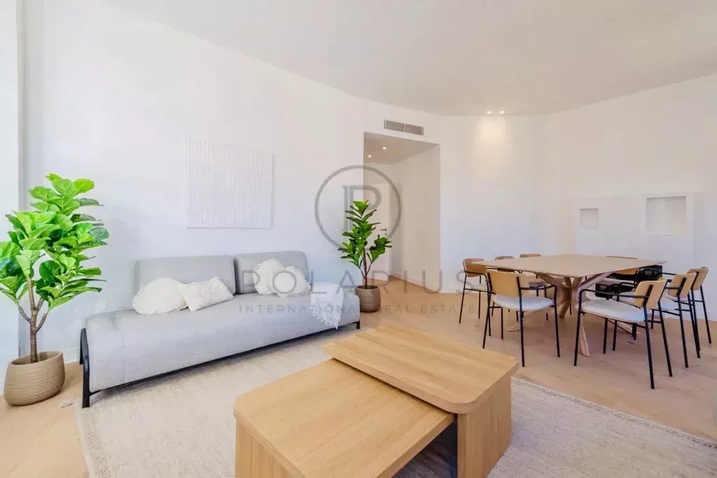 4 Bed, 2 Bath, ApartmentFor Sale, Nice, Alpes-Maritimes