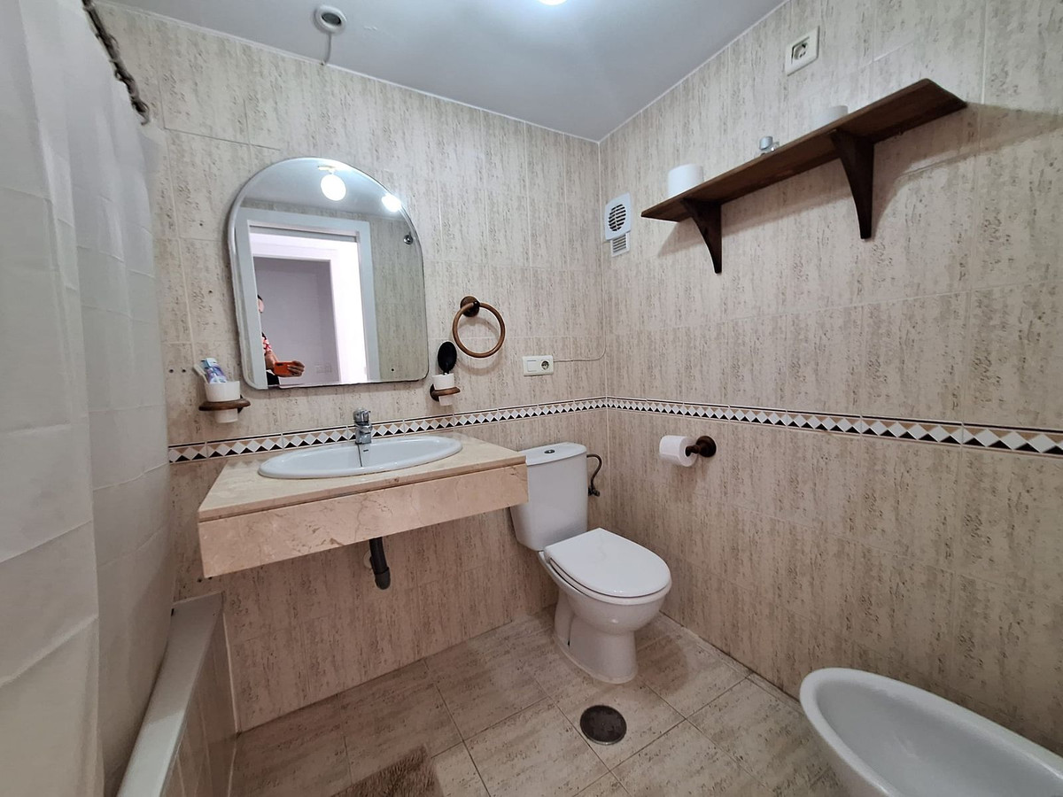 2 Bed, 2 Bath, ApartmentFor Sale, San Luis de Sabinillas, Malaga