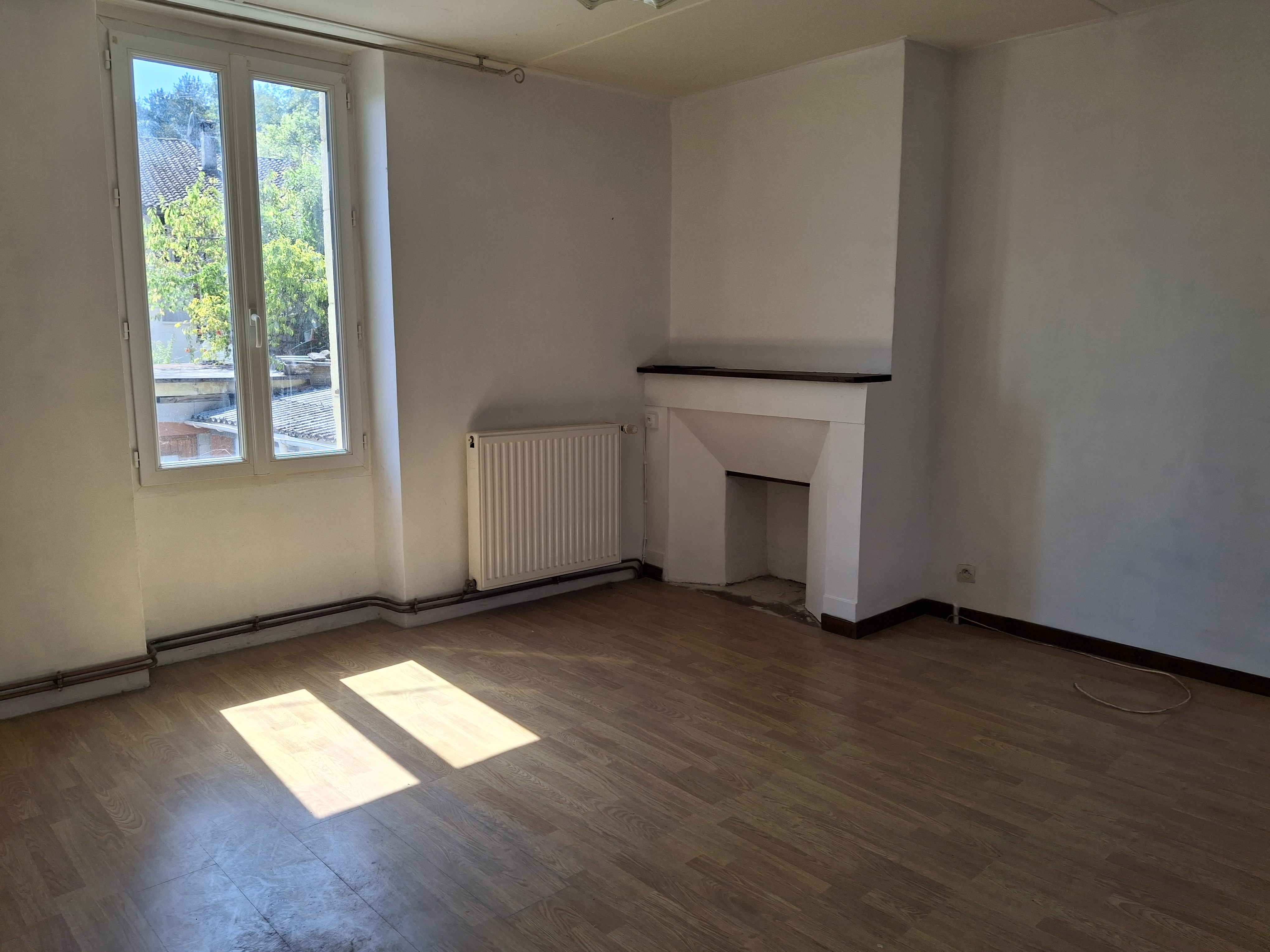 2 Bed, 1 Bath, HouseFor Sale, Fumel, Lot-et-Garonne, Aquitaine, 47500