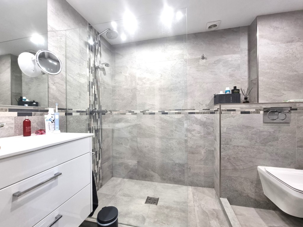 3 Bed, 2 Bath, ApartmentFor Sale, Calahonda, Malaga