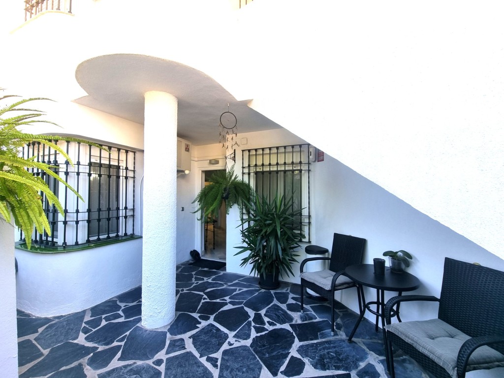 3 Bed, 2 Bath, ApartmentFor Sale, Calahonda, Malaga