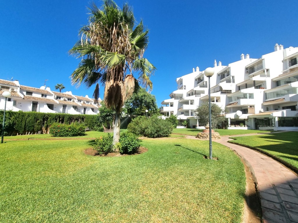 3 Bed, 2 Bath, ApartmentFor Sale, Calahonda, Malaga