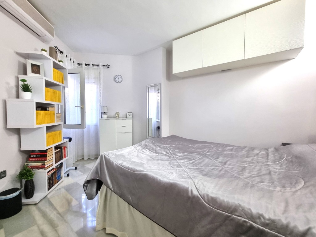 3 Bed, 2 Bath, ApartmentFor Sale, Calahonda, Malaga