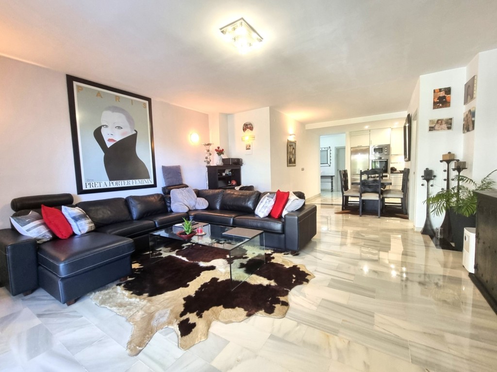 3 Bed, 2 Bath, ApartmentFor Sale, Calahonda, Malaga