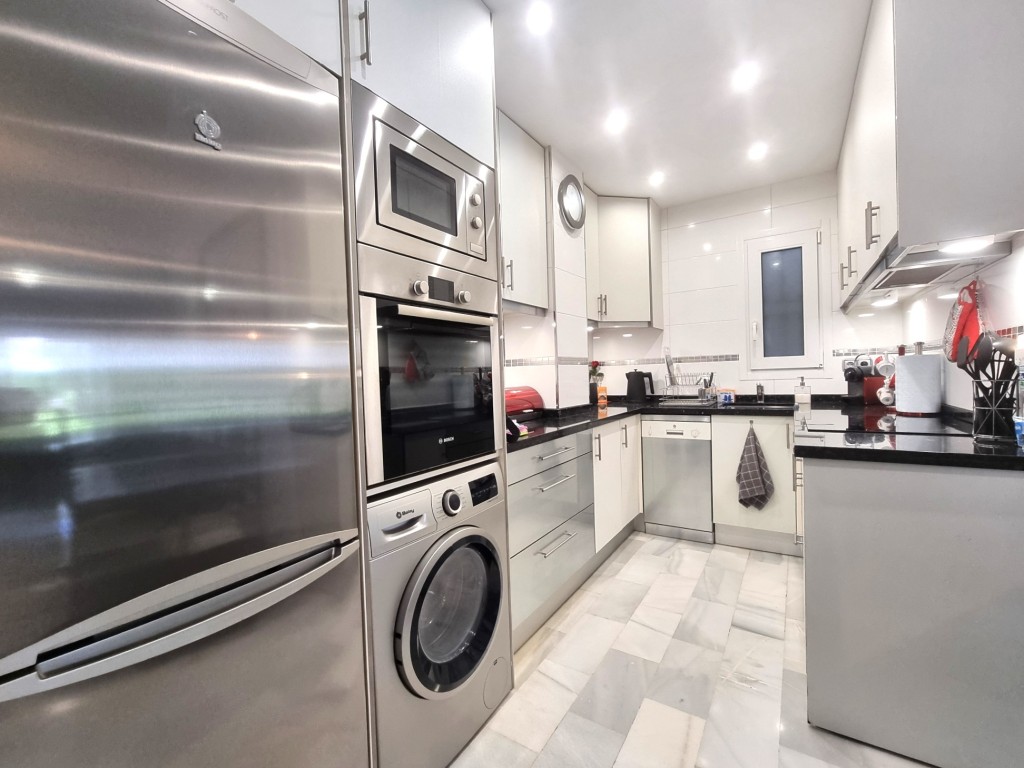 3 Bed, 2 Bath, ApartmentFor Sale, Calahonda, Malaga