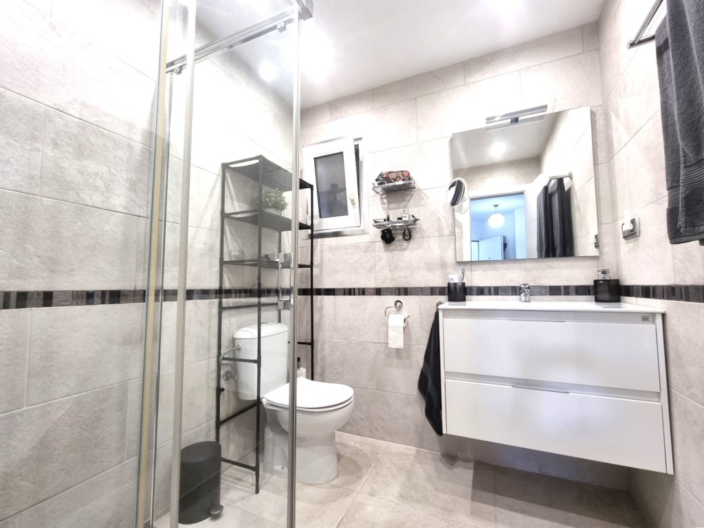 3 Bed, 2 Bath, ApartmentFor Sale, Calahonda, Malaga