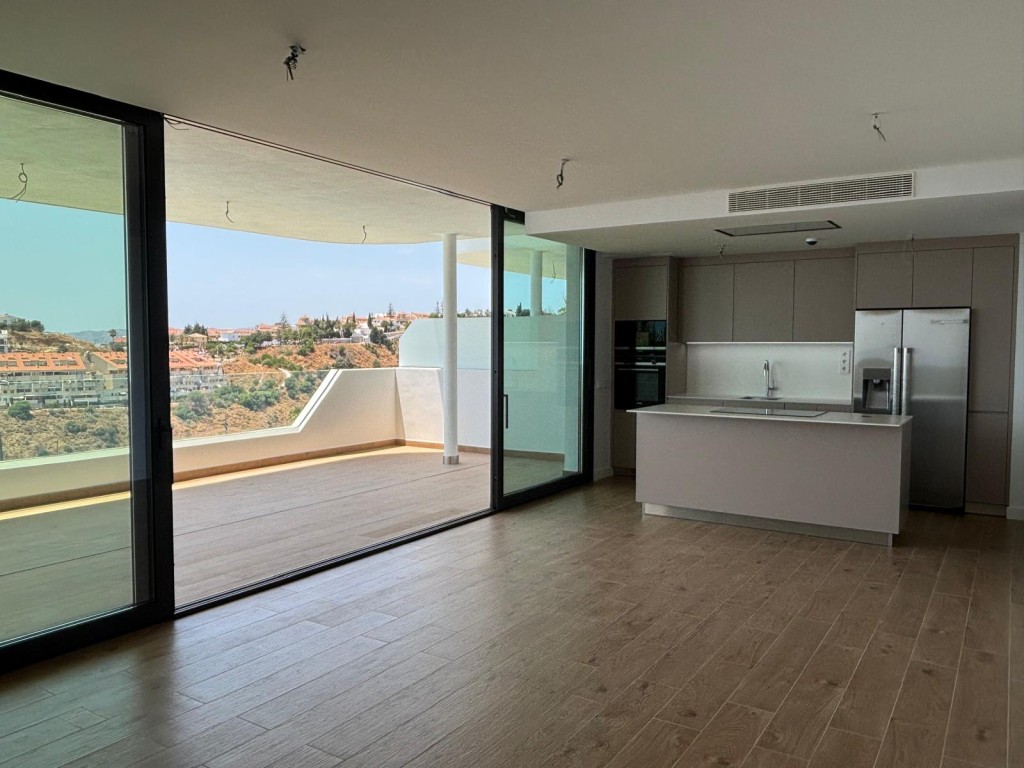 2 Bed, 2 Bath, ApartmentFor Sale, Fuengirola, Malaga