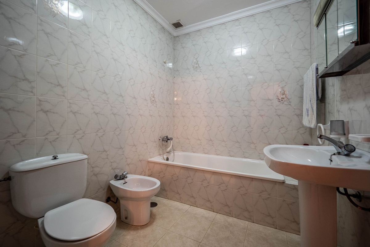 Alhaurin el Grande, Malaga, 2 Bedrooms Bedrooms, ,1 BathroomBathrooms,For Sale,R5021395