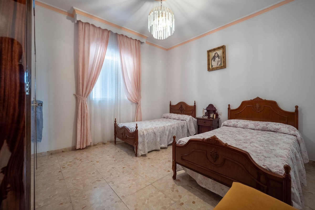 Alhaurin el Grande, Malaga, 2 Bedrooms Bedrooms, ,1 BathroomBathrooms,For Sale,R5021395