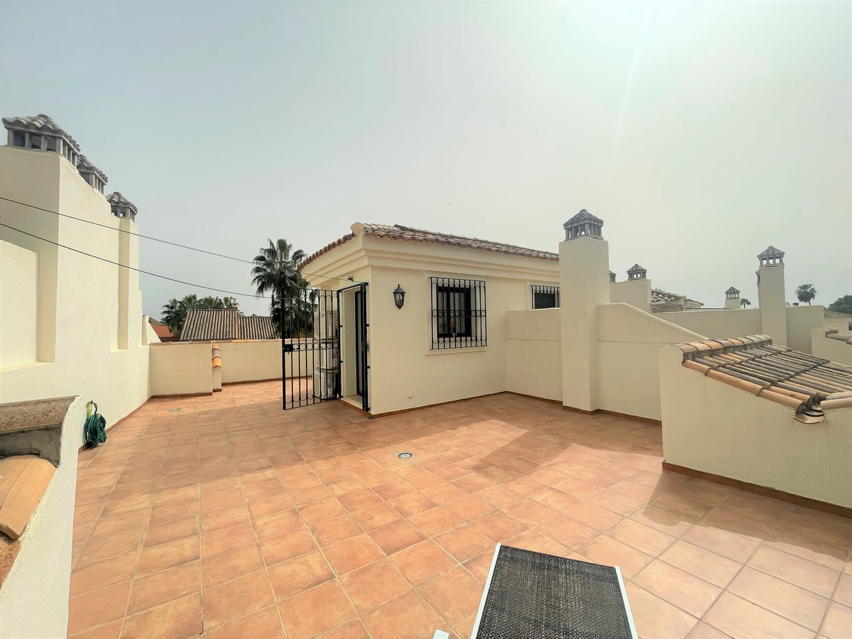 4 Bed, 3 Bath, HouseFor Sale, Atalaya, Malaga