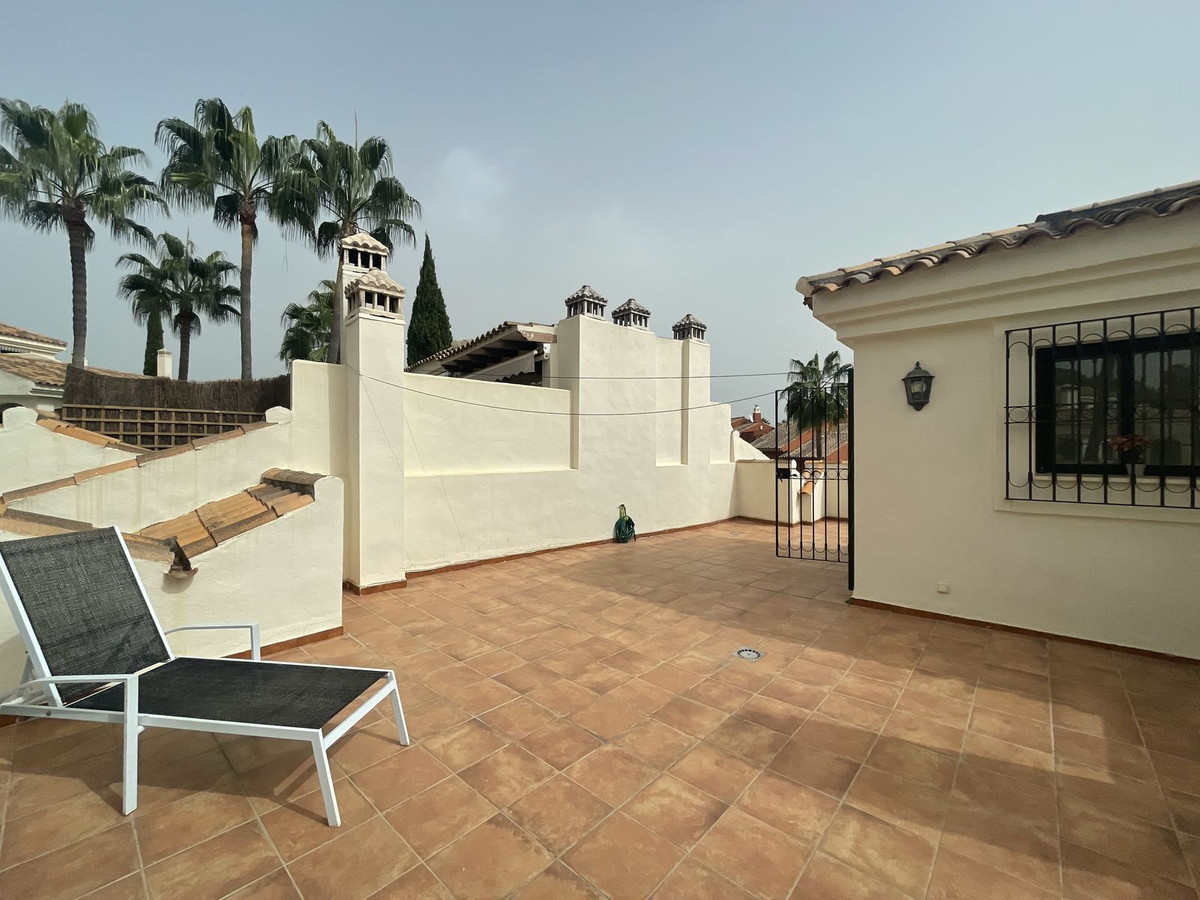 4 Bed, 3 Bath, HouseFor Sale, Atalaya, Malaga