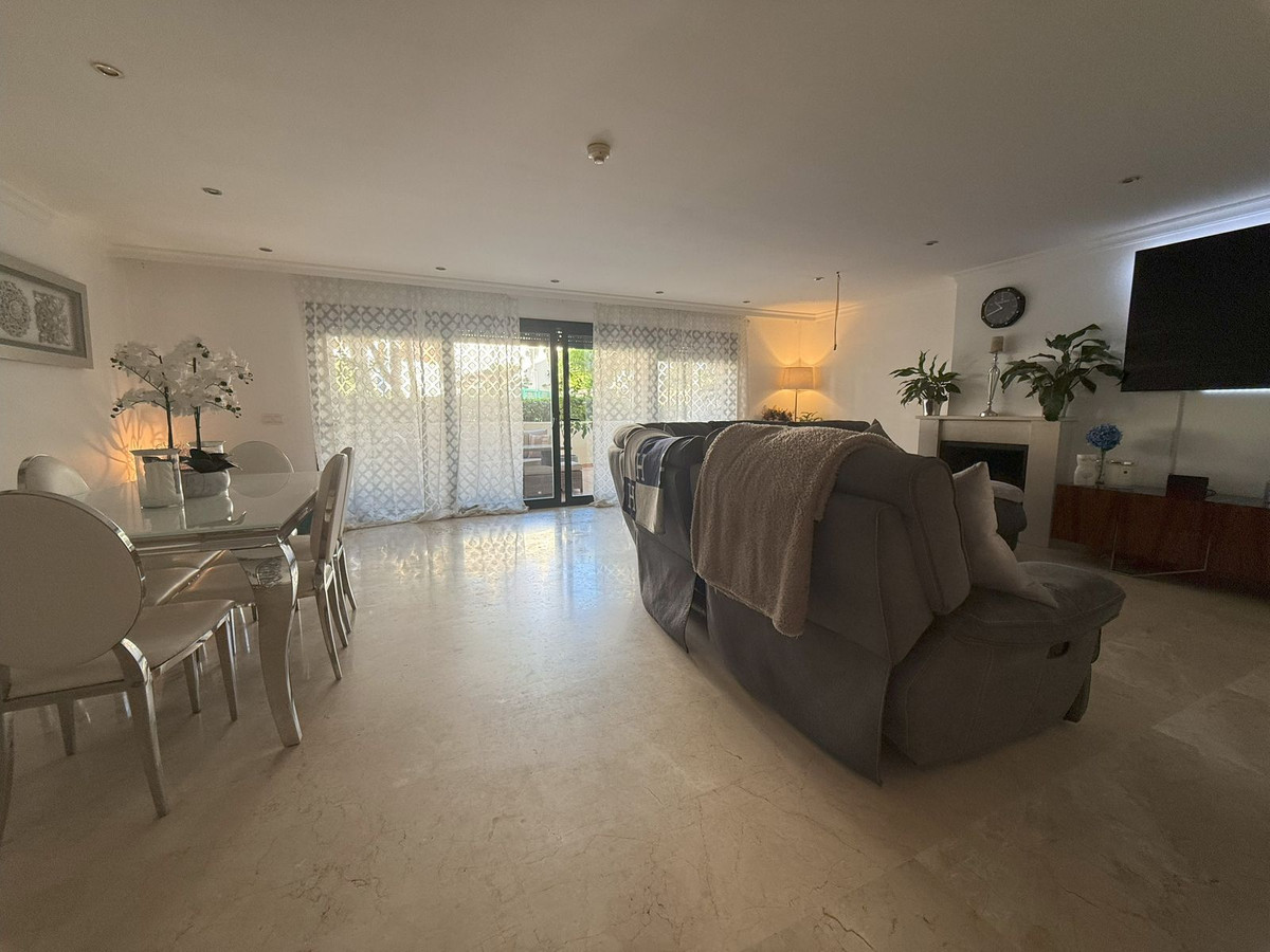 4 Bed, 3 Bath, HouseFor Sale, Atalaya, Malaga