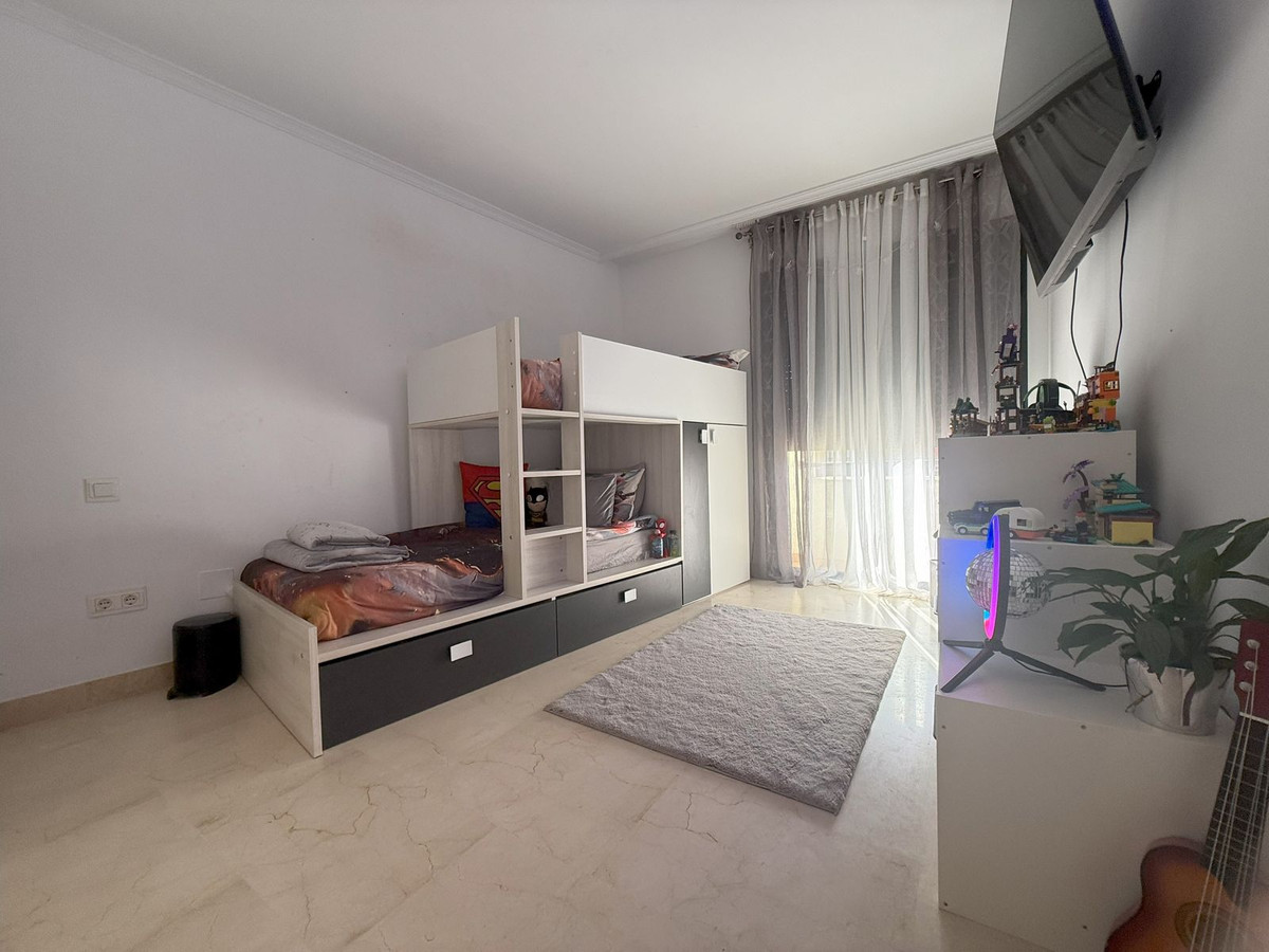 4 Bed, 3 Bath, HouseFor Sale, Atalaya, Malaga