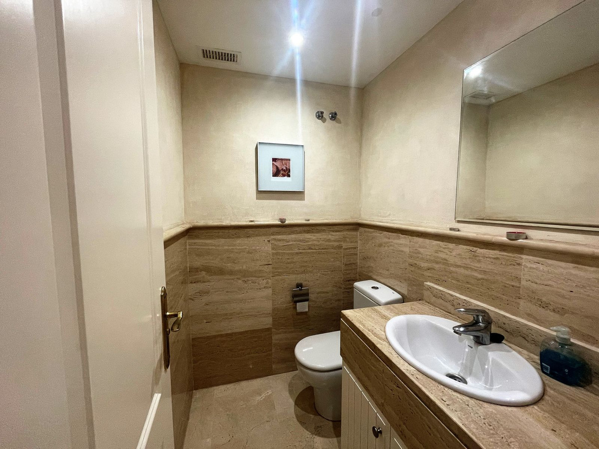 4 Bed, 3 Bath, HouseFor Sale, Atalaya, Malaga