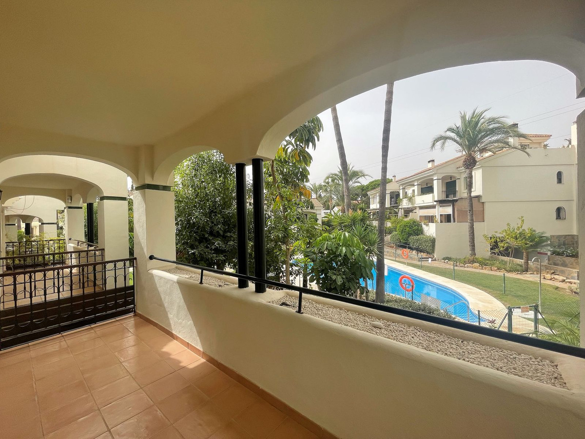 4 Bed, 3 Bath, HouseFor Sale, Atalaya, Malaga