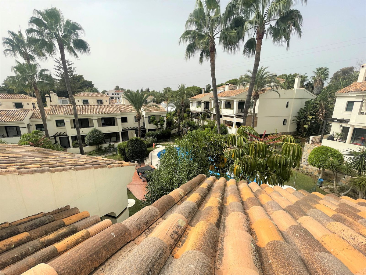 4 Bed, 3 Bath, HouseFor Sale, Atalaya, Malaga