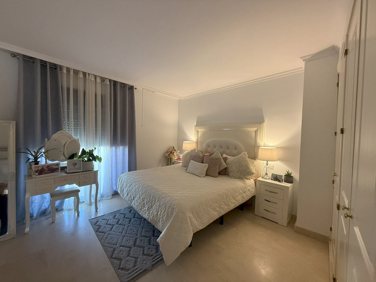 4 Bed, 3 Bath, HouseFor Sale, Atalaya, Malaga