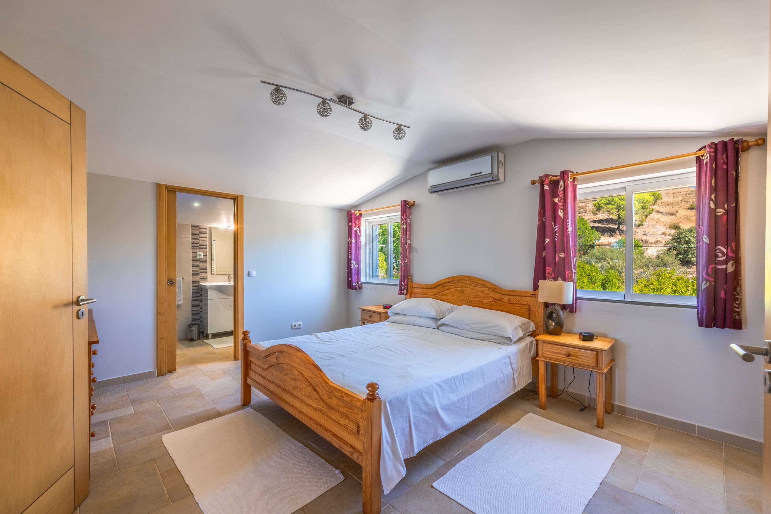 4 Bed, 3 Bath, HouseFor Sale, Sao Bras De Alportel, Faro, 8150-013