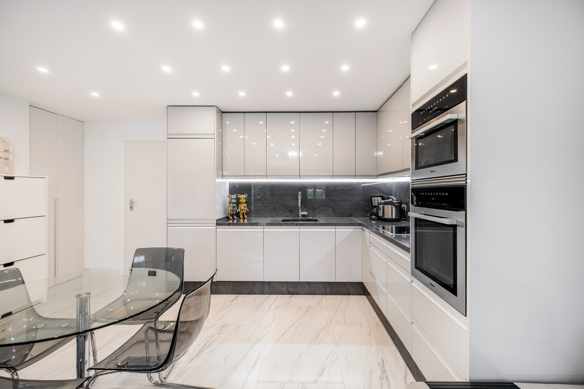 4 Bed, 3 Bath, HouseFor Sale, Marbella, Malaga