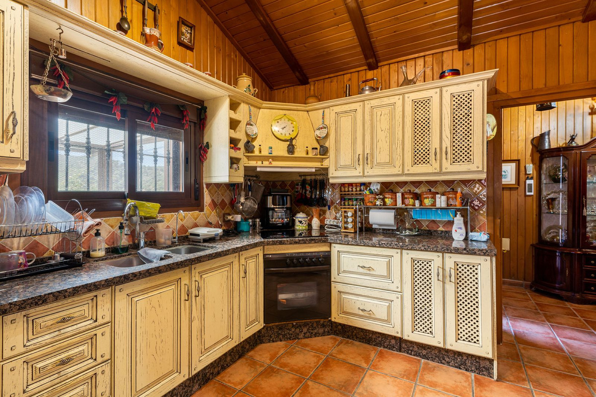 3 Bed, 3 Bath, HouseFor Sale, Estepona, Malaga 3 Bed, 3 Bath, HouseFor Sale, Estepona, Malaga