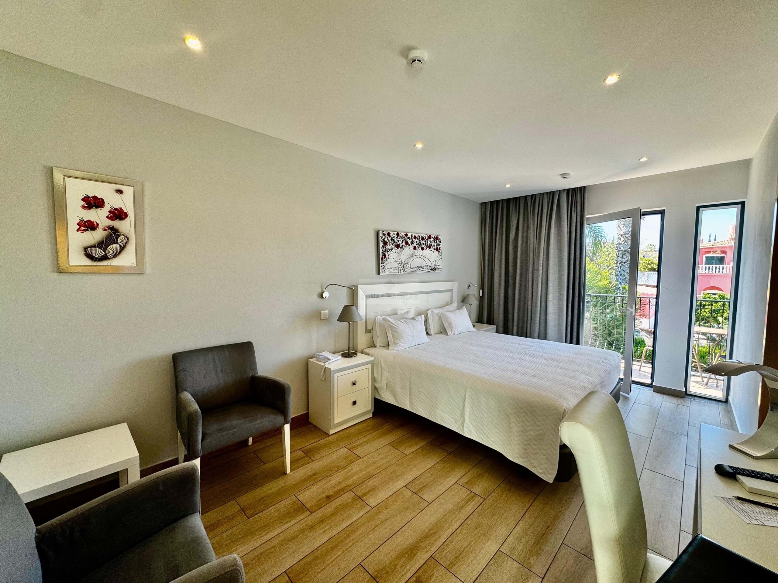 25 Bed, 32 Bath, HouseFor Sale, Lagos, Faro, 8600-621