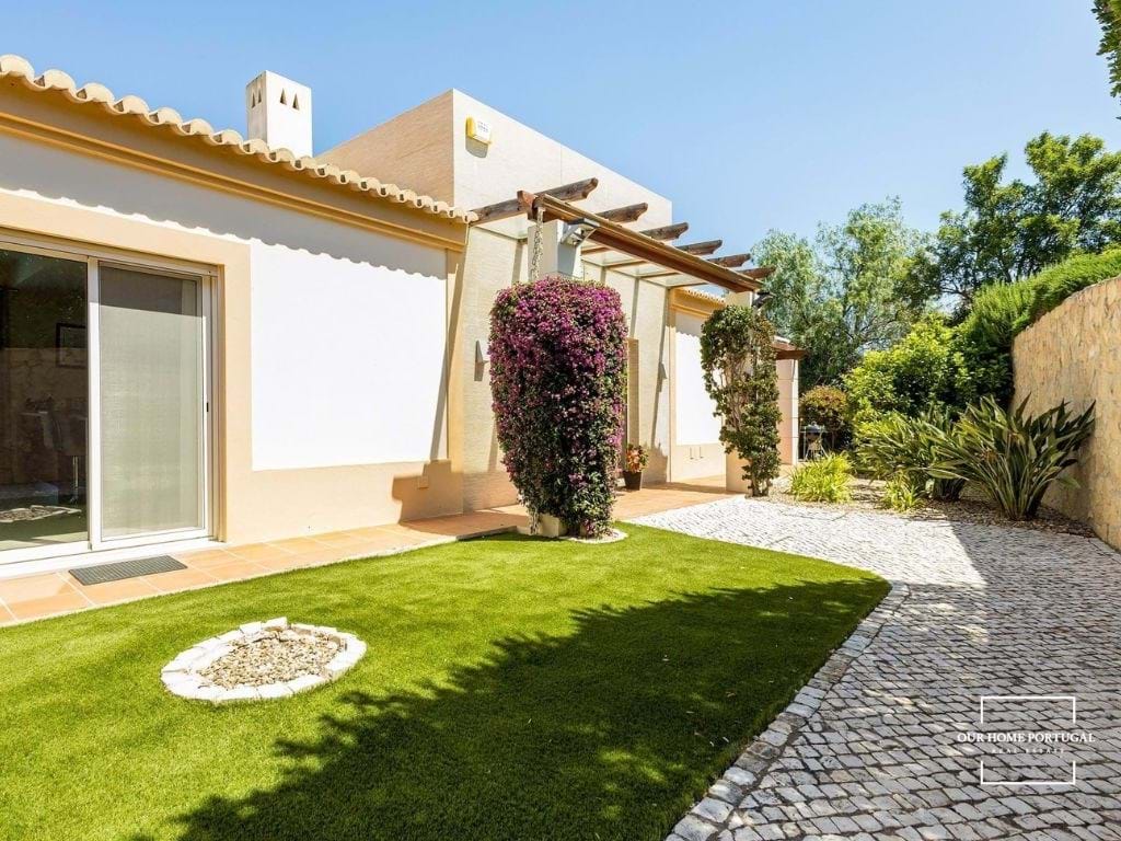 3 Bed, 2 Bath, HouseFor Sale, Lagoa, Faro, 8401-908