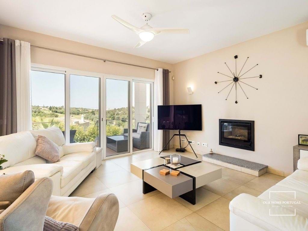 3 Bed, 2 Bath, HouseFor Sale, Lagoa, Faro, 8401-908