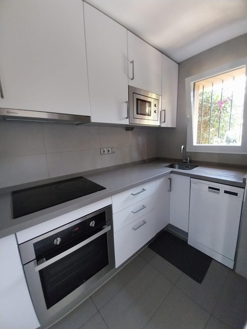 3 Bed, 3 Bath, HouseFor Sale, Calahonda, Malaga