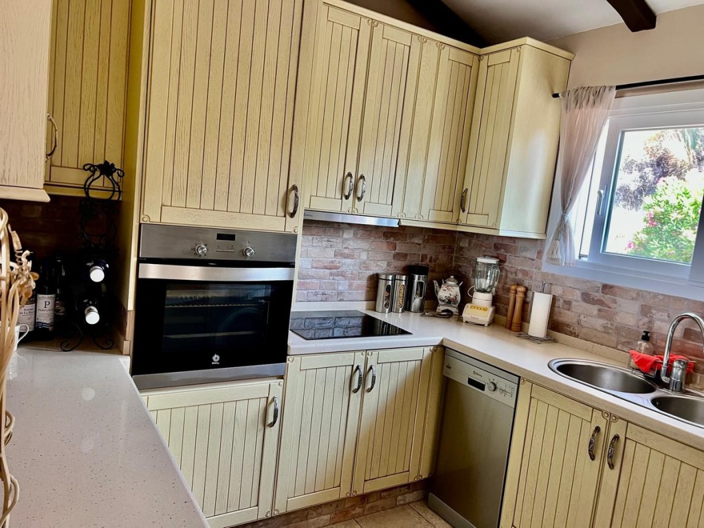 3 Bed, 3 Bath, HouseFor Sale, Estepona, Malaga