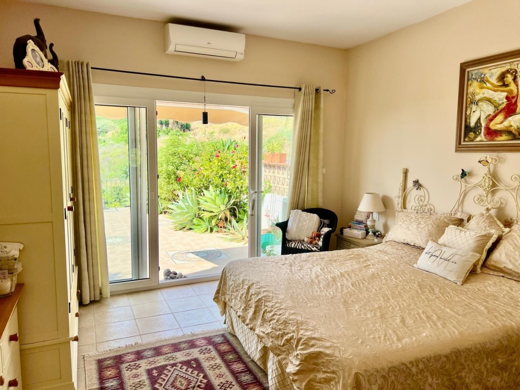 3 Bed, 3 Bath, HouseFor Sale, Estepona, Malaga