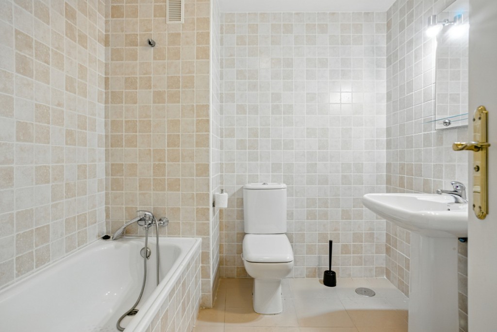 2 Bed, 2 Bath, ApartmentFor Sale, Marbella, Malaga