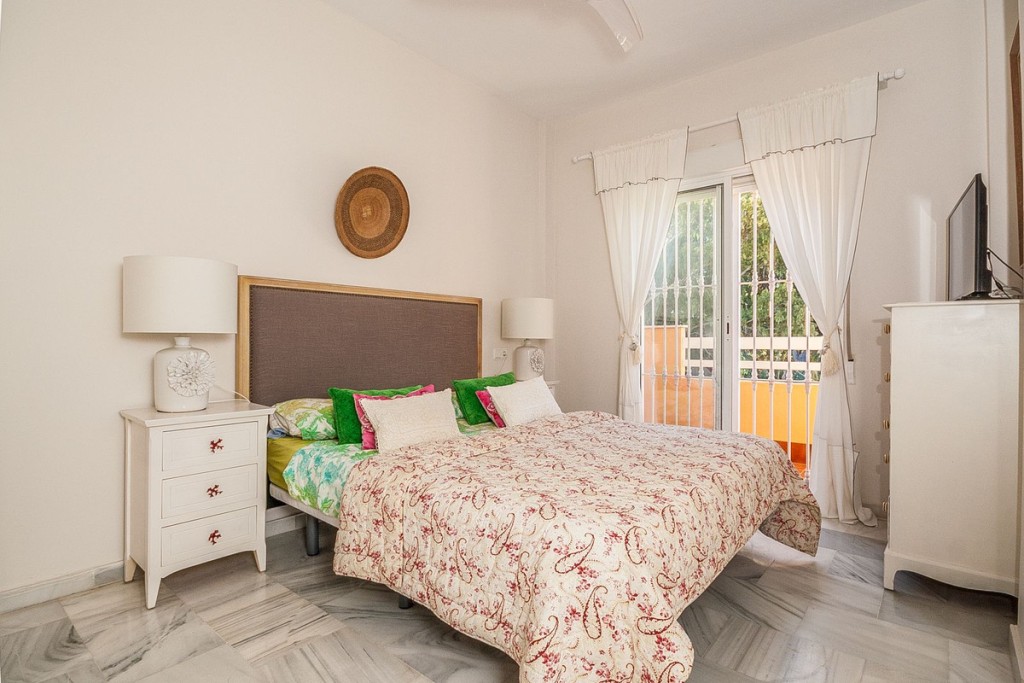 3 Bed, 2 Bath, ApartmentFor Sale, Marbella, Malaga