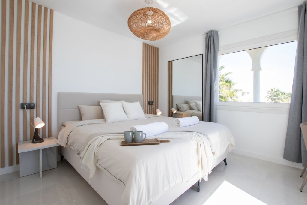 3 Bed, 2 Bath, ApartmentFor Sale, Calahonda, Malaga