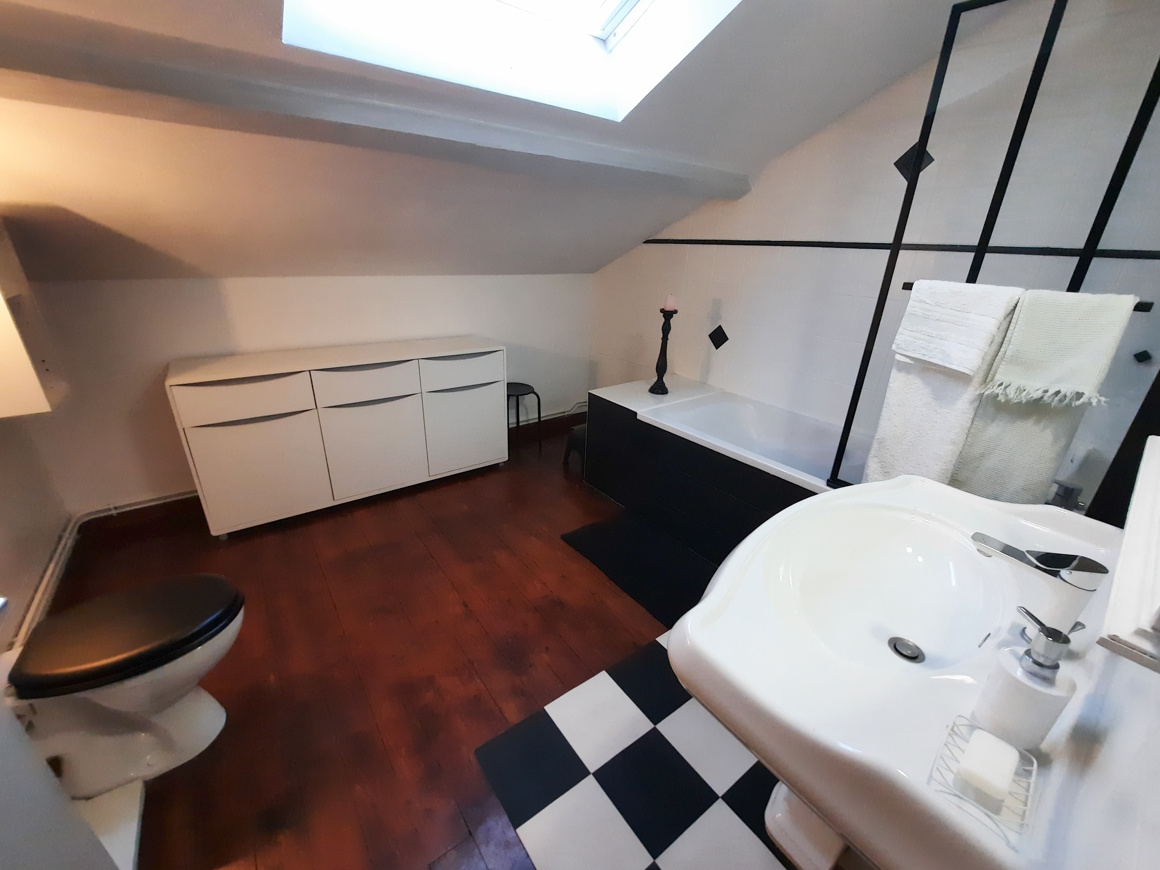 3 Bed, 2 Bath, HouseFor Sale, Herepian, Herault, Languedoc-Roussillon, 34600