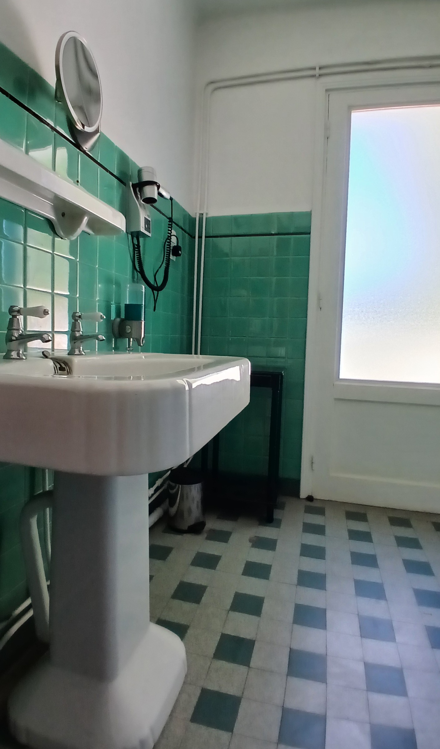 4 Bed, 1 Bath, HouseFor Sale, Limoux, Aude, Languedoc-Roussillon, 11300