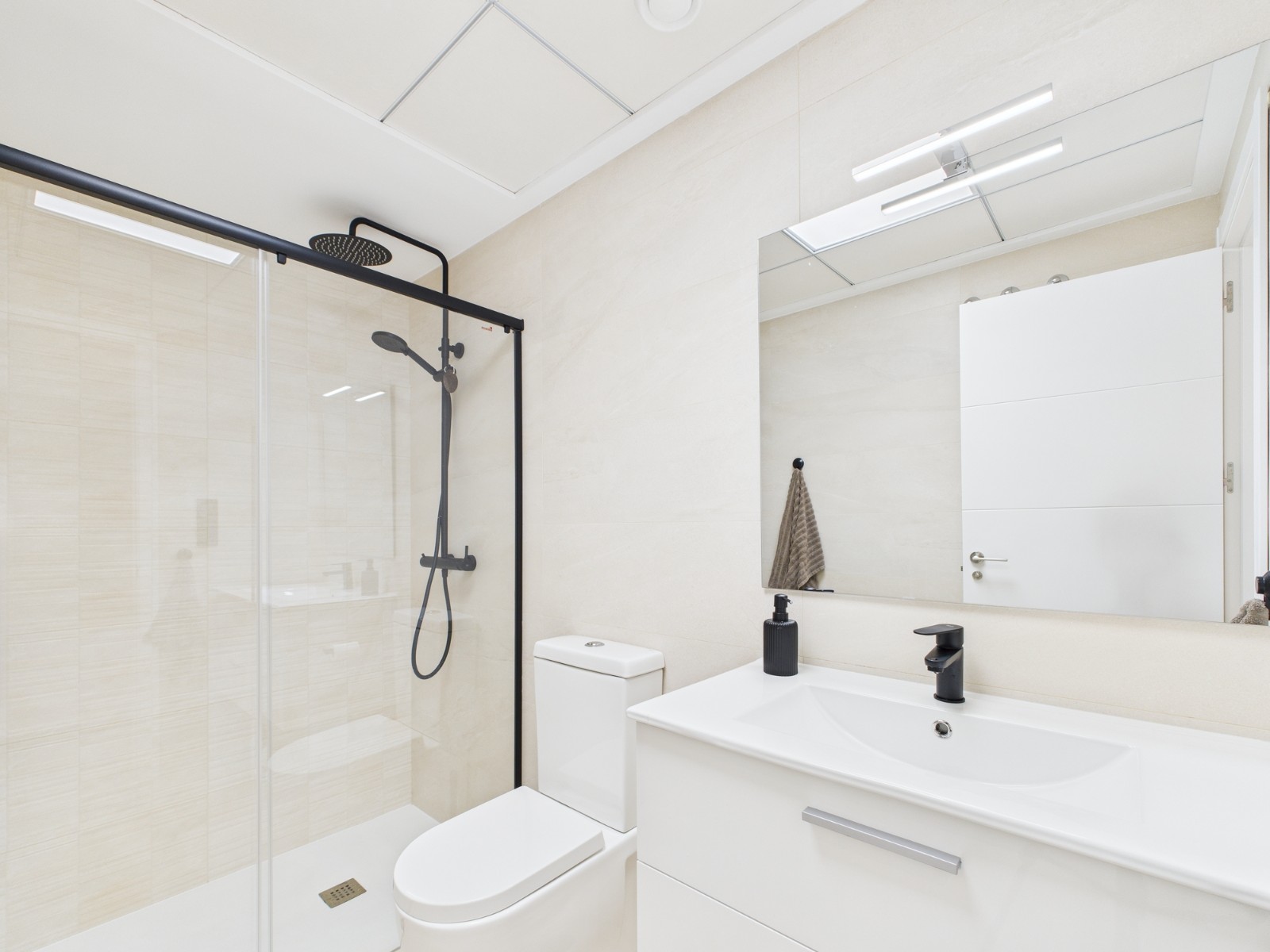 2 Bed, 2 Bath, ApartmentFor Sale, Los Alcazares, Murcia