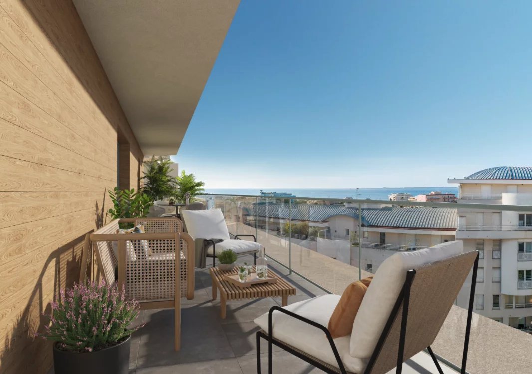 3 Bed, 2 Bath, ApartmentFor Sale, Antibes, Alpes-Maritimes