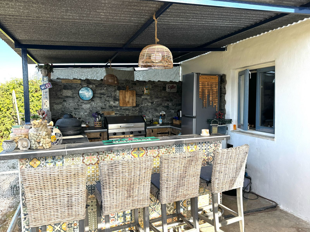 2 Bed, 1 Bath, HouseFor Sale, Alhaurin el Grande, Malaga