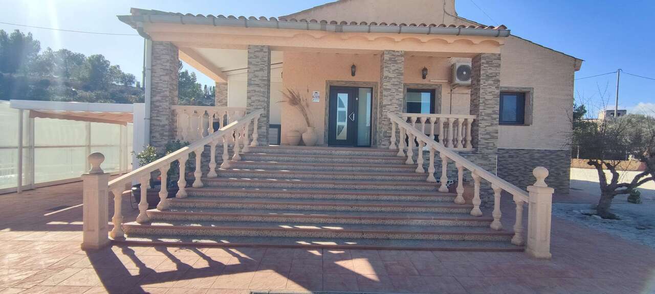 3 Bed, 2 Bath, HouseFor Sale, Pinoso, Alicante, 03650